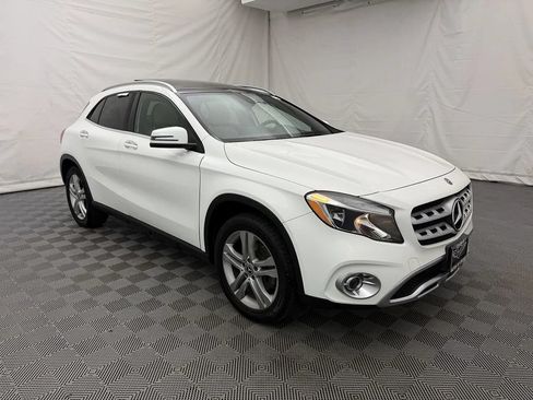 Used 2018 Mercedes-Benz GLA 250 4MATIC image 4