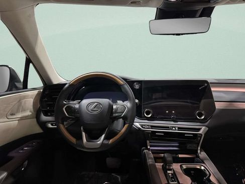 Used 2025 Lexus RX 450h AWD w/ Convenience Package image 11