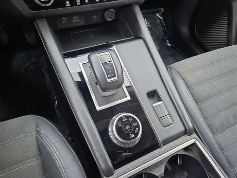 Used 2024 Mitsubishi Outlander SE image 29