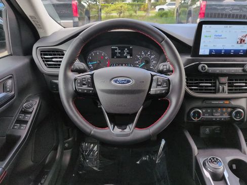 Used 2022 Ford Escape SEL w/ SEL Stealth AWD Package image 15
