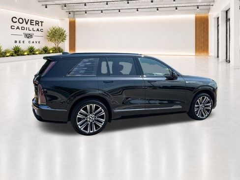 Used 2026 Cadillac Vistiq Luxury w/ LPO, Floor Liner Package AWD/4WD image 11