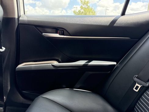 Used 2024 Toyota Camry SE FWD image 19