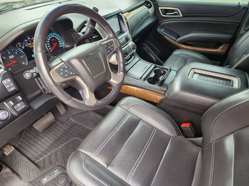 Used 2020 GMC Yukon XL Denali w/ Denali Premium Package image 7