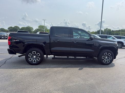 Used 2024 Chevrolet Colorado LT w/ LT Convenience Package III AWD/4WD image 4