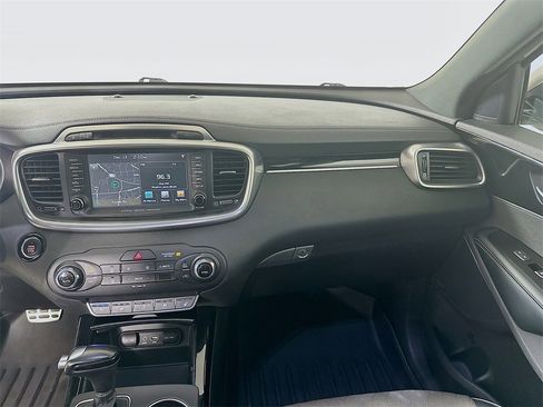 Used 2016 Kia Sorento SX image 20