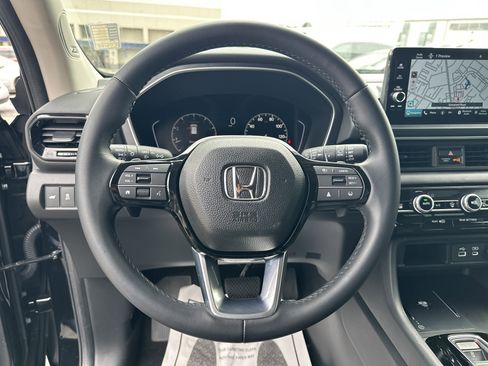 Used 2023 Honda Pilot Touring image 27