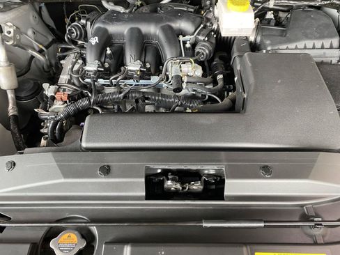 Used 2024 Nissan Pathfinder SV AWD/4WD image 10
