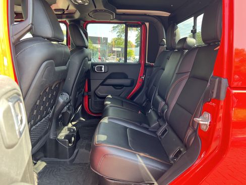 Used 2023 Jeep Gladiator Mojave w/ LED Lighting Group AWD/4WD image 30