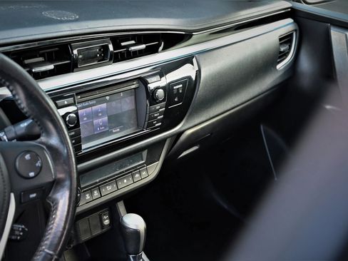 Used 2015 Toyota Corolla S FWD image 11