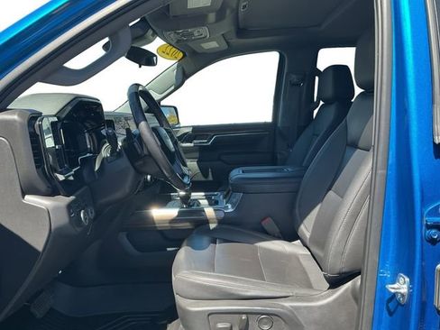 Used 2022 Chevrolet Silverado 1500 LT Trail Boss w/ LT Trail Boss Premium Package image 3