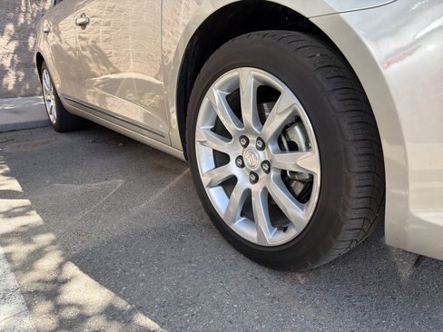Used 2015 Buick LaCrosse Premium FWD image 4