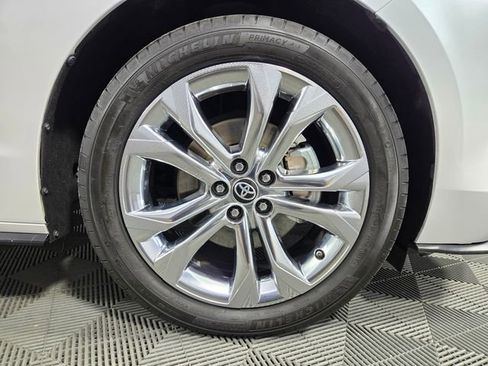 Used 2023 Toyota Sienna Platinum image 11