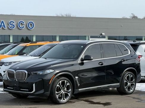 Used 2025 BMW X5 xDrive40i w/ Premium Enhanced Package image 37