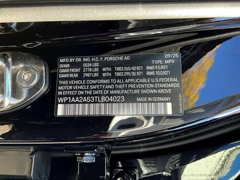 Certified 2026 Porsche Macan AWD/4WD image 15