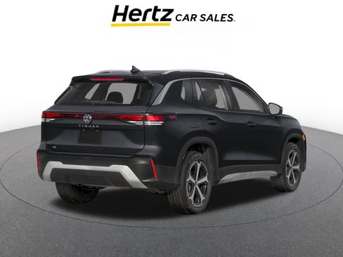 Used 2026 Volkswagen Tiguan SE AWD/4WD image 2
