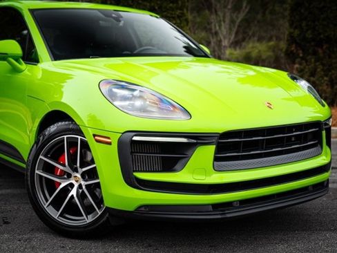 Used 2022 Porsche Macan S w/ Premium Package Plus image 6