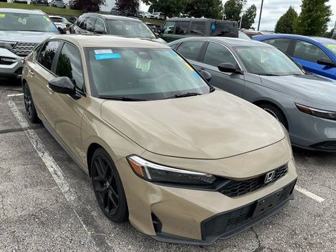Used 2025 Honda Civic Sport image 3