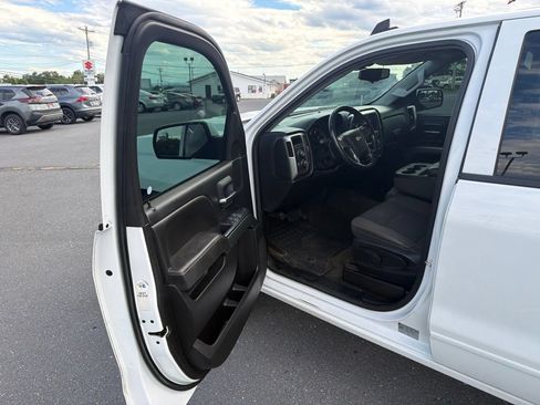 Used 2018 Chevrolet Silverado 1500 LT AWD/4WD image 16