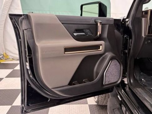 Used 2025 GMC Hummer EV 3X AWD/4WD image 17