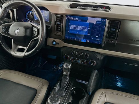 Used 2022 Ford Bronco Wildtrak image 6