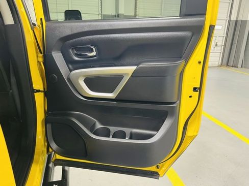 Used 2018 Nissan Titan PRO-4X w/ Pro-4x Convenience Package image 30