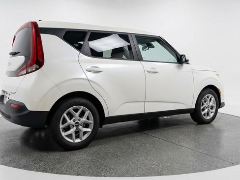Used 2025 Kia Soul LX w/ LX Technology Package image 9