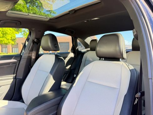 Used 2019 Volkswagen Jetta R-Line w/ R-Line Cold Weather Package FWD image 4