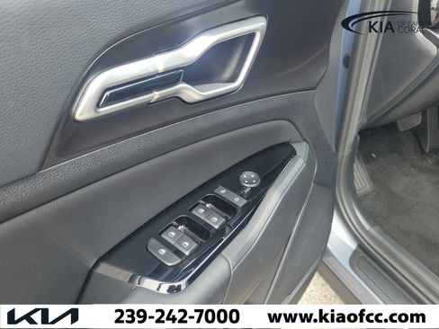Used 2025 Kia Sportage EX FWD image 24
