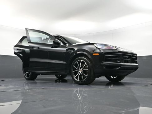 New 2026 Porsche Cayenne AWD/4WD image 36