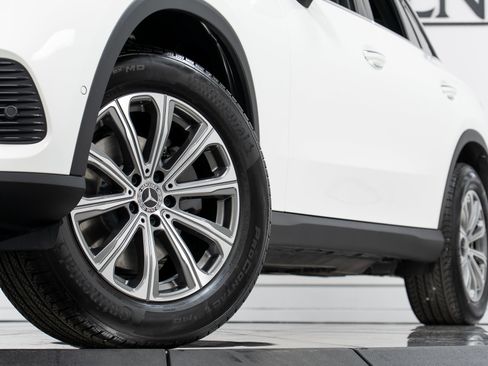 Used 2025 Mercedes-Benz GLC 300 4MATIC image 27