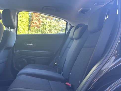 Used 2018 Honda HR-V LX image 17
