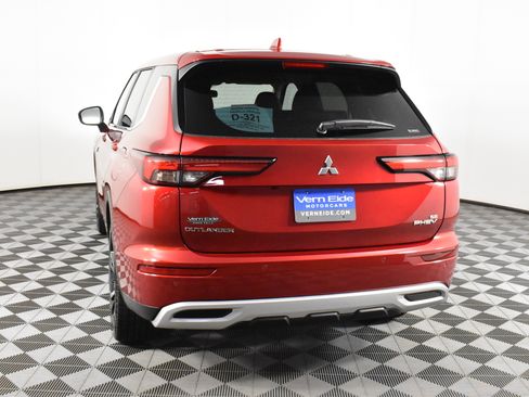 Used 2025 Mitsubishi Outlander SE image 7