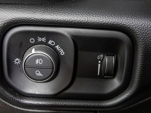 Used 2022 RAM 1500 Big Horn AWD/4WD image 35