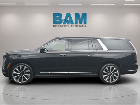 Used 2025 Cadillac Escalade ESV Premium Luxury Platinum AWD/4WD image 3