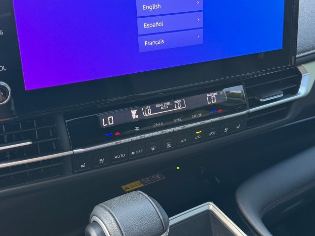 Used 2025 Toyota Sienna Limited FWD image 23