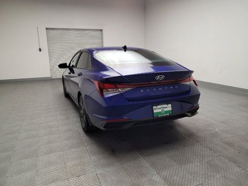 Used 2022 Hyundai Elantra SEL FWD image 6