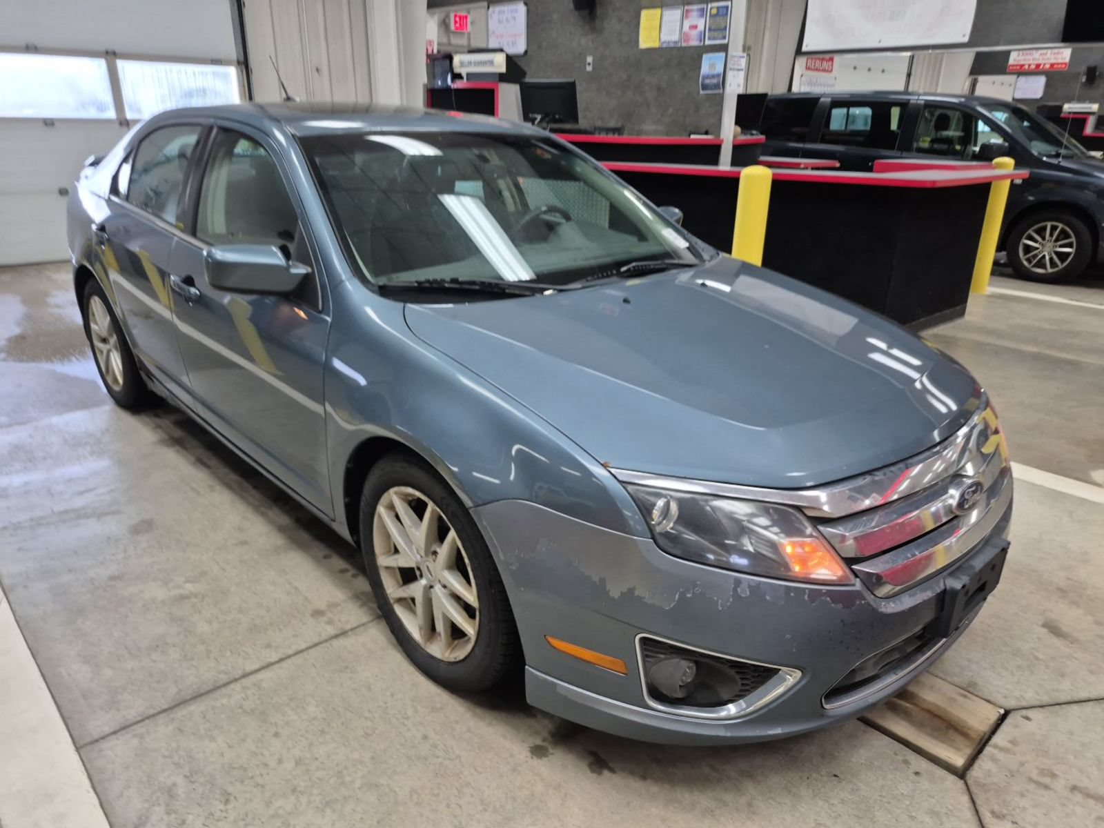Used 2012 Ford Fusion SEL FWD image 2