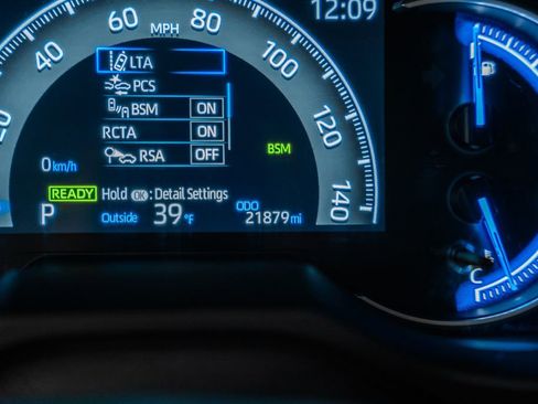 Used 2025 Toyota RAV4 XLE image 43