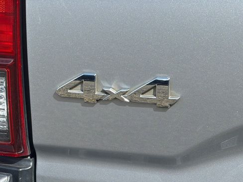 Used 2018 Toyota Tacoma SR w/ SR Convenience Package image 21