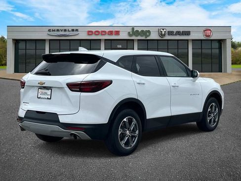 Used 2025 Chevrolet Blazer LT FWD image 4
