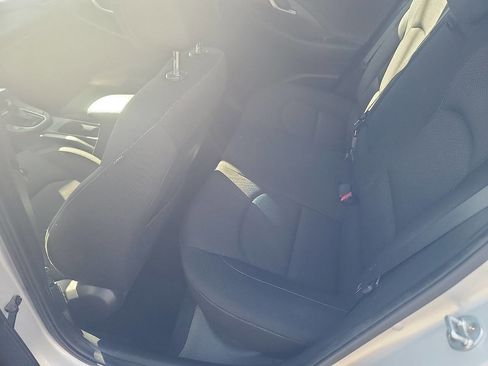 Used 2018 Hyundai Elantra GT w/ Style Package 02 FWD image 12