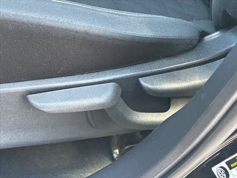 Used 2022 Nissan Kicks S FWD image 17