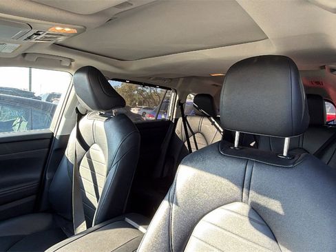 Certified 2024 Toyota Highlander XLE image 10