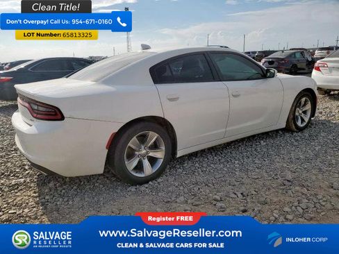 Used 2016 Dodge Charger SXT RWD image 4