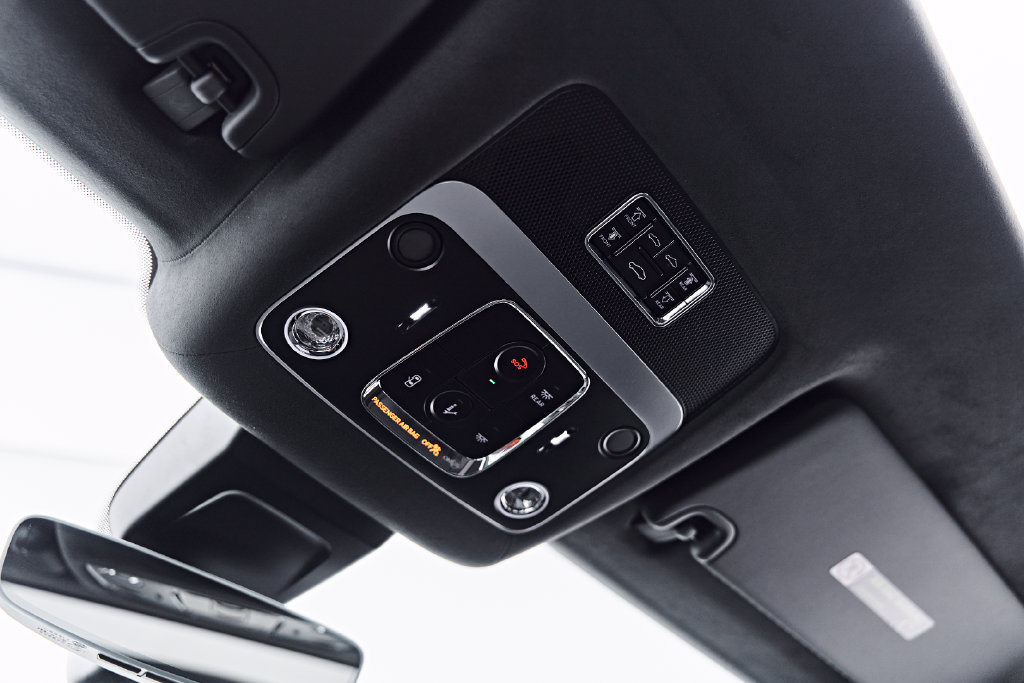 Used 2025 Bentley Flying Spur Plug-In Hybrid AWD/4WD image 70
