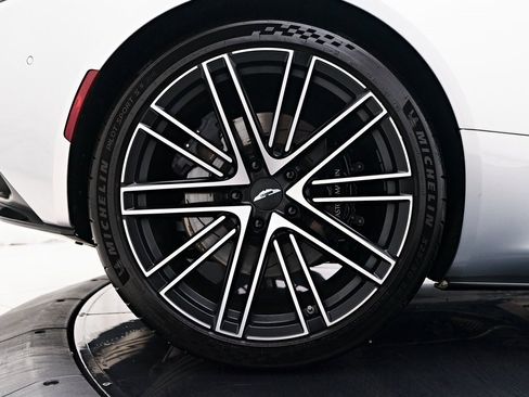 Used 2024 Aston Martin DB12 Coupe image 28