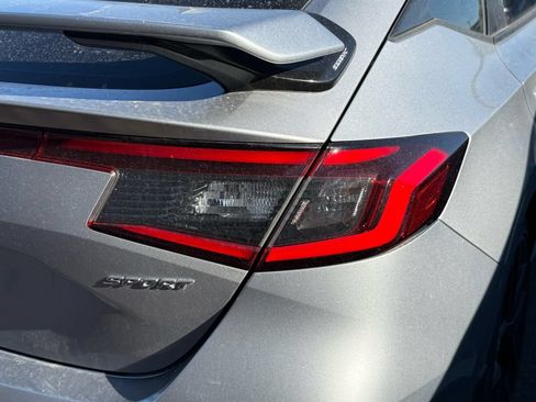 Used 2022 Honda Civic Sport image 9