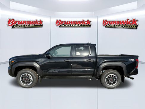 New 2025 Toyota Tacoma TRD Off-Road image 3