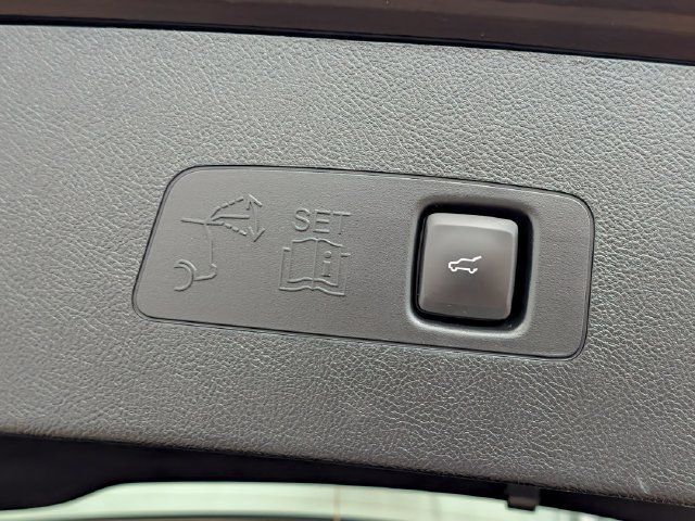 Used 2024 Lincoln Corsair AWD w/ Equipment Group 101A image 20