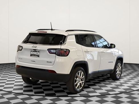 Used 2022 Jeep Compass Latitude w/ Sun and Sound Group image 4